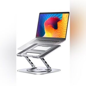 Adjustable laptop stand